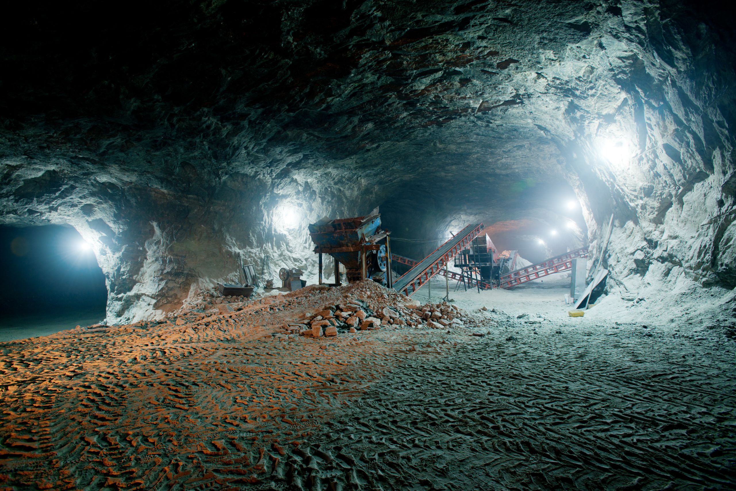 Cave with mining rig set up