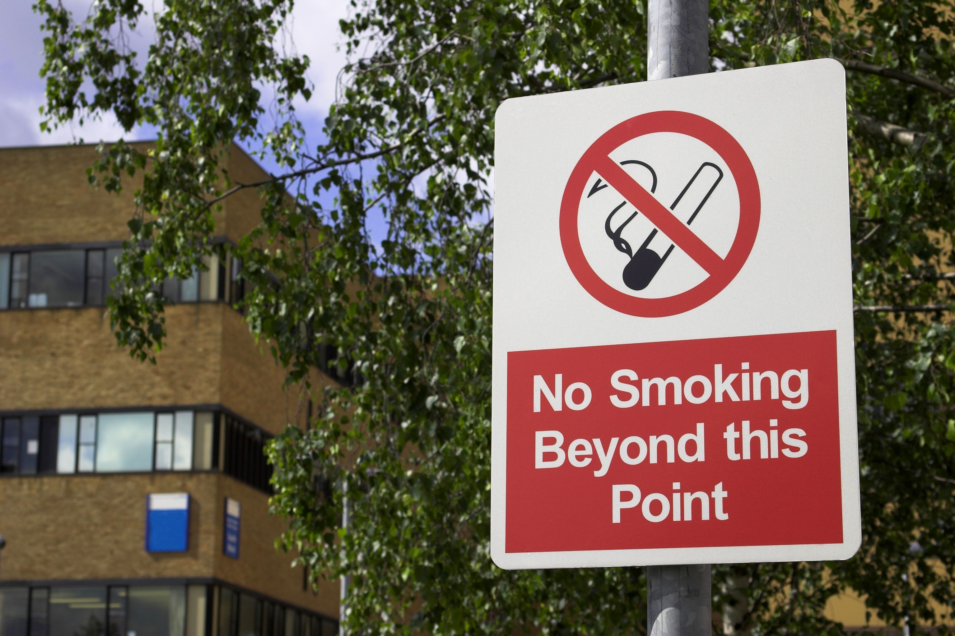A no smoking sign outside a hospital.